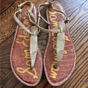 Sam Edelman Green Camouflage Gigi T-Strap Thong Sandals Size 8 Women’s